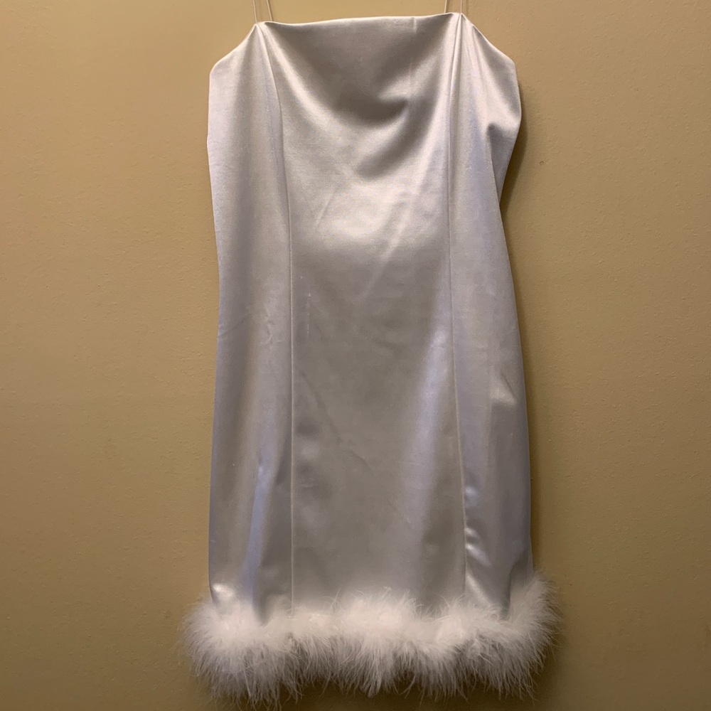 NWT Spaghetti Strap White Feather Bottom Dress